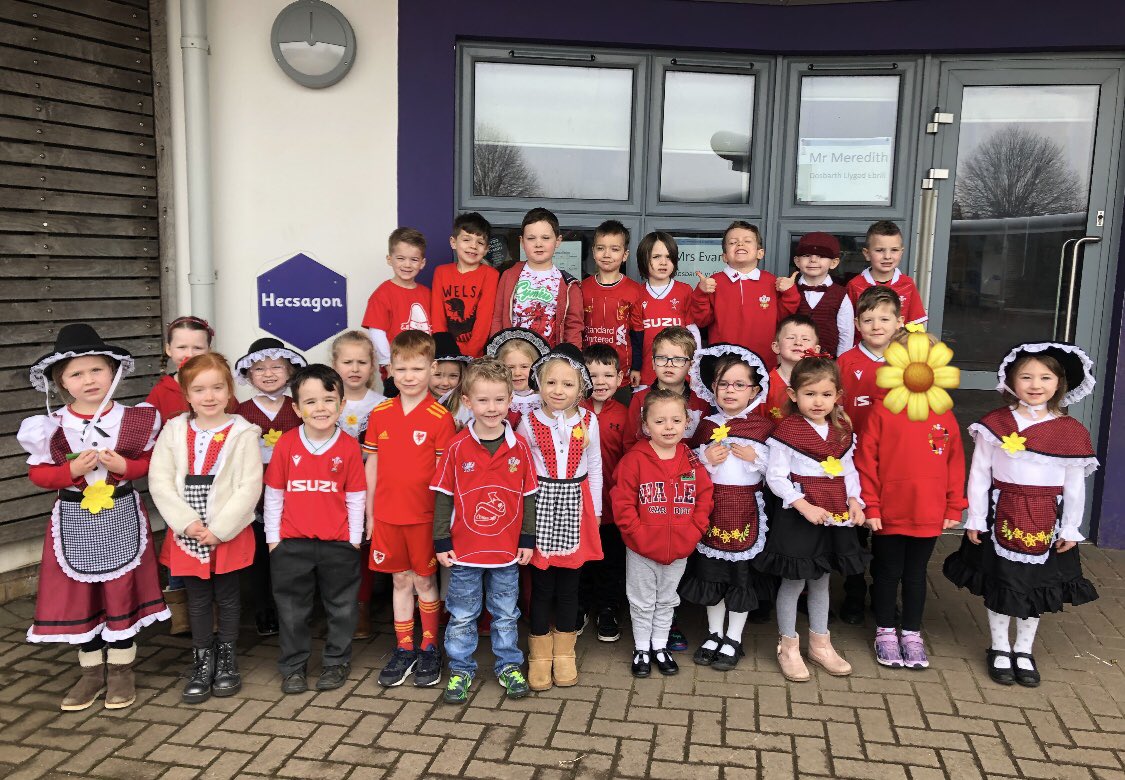 Ysgol Isaf Garth Olwg tweet media