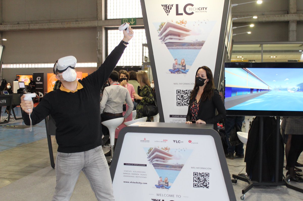 valenciactiva_'s tweet image. 🔝🎮 ¿Quieres ver València como nunca antes la has visto? Nuestros amigos de @QuasarDynamics han creado el ‘Metaverso @VLCTechCity’, una experiencia inmersiva, disruptiva y puntera para dar a conocer nuestra ciudad a través de la realidad virtual ¡Disfrútalo en #DiscoverValència!