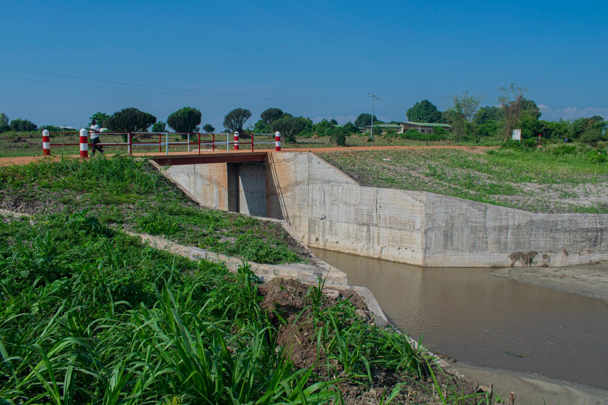 progrfidabdi's tweet photo. Le pont de Ninga @BubanzaProvince, vient d'être réhabilité par le #PRODEFI, après qu’il ait été détruit par les inondations qui ont sévi dans la région de l’Imbo l’année dernière, paralysant ainsi la circulation des personnes et le transport des marchandises. @UNFCCC https://t.co/zAdGaAVll9