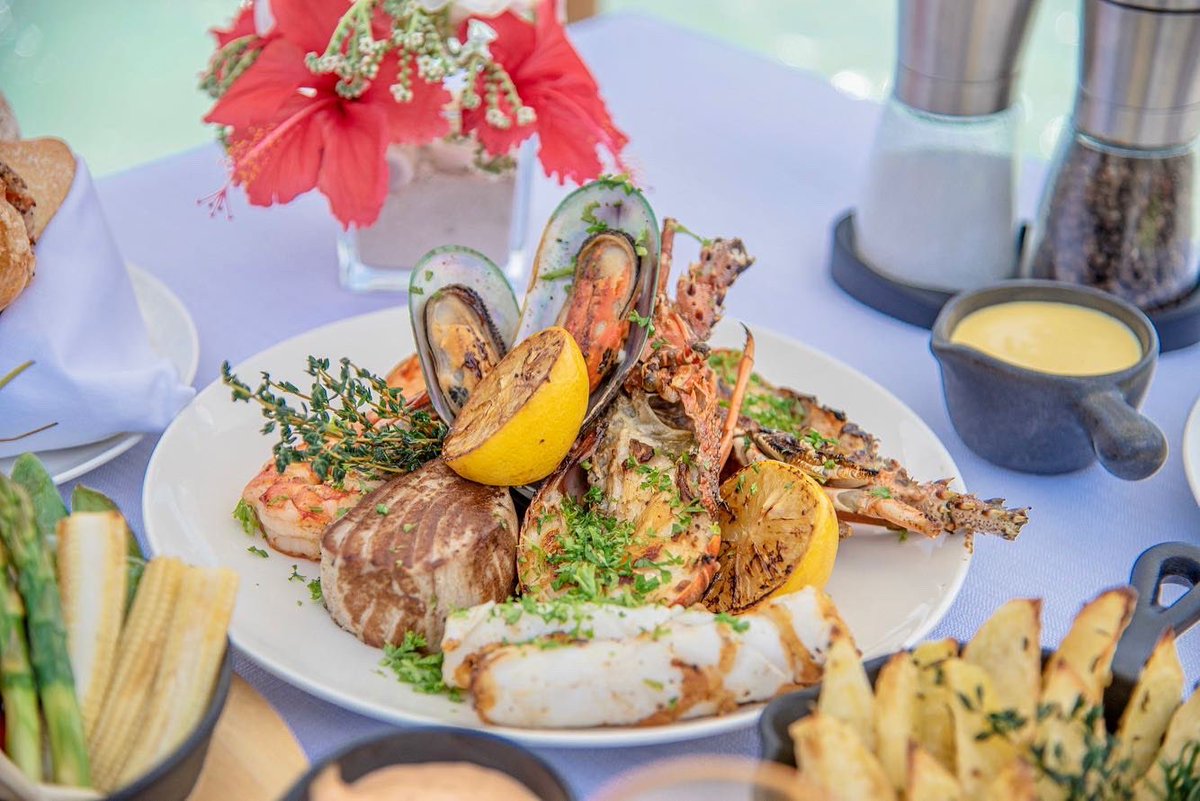 Mӧvenpick Resort Kuredhivaru Maldives tweet media