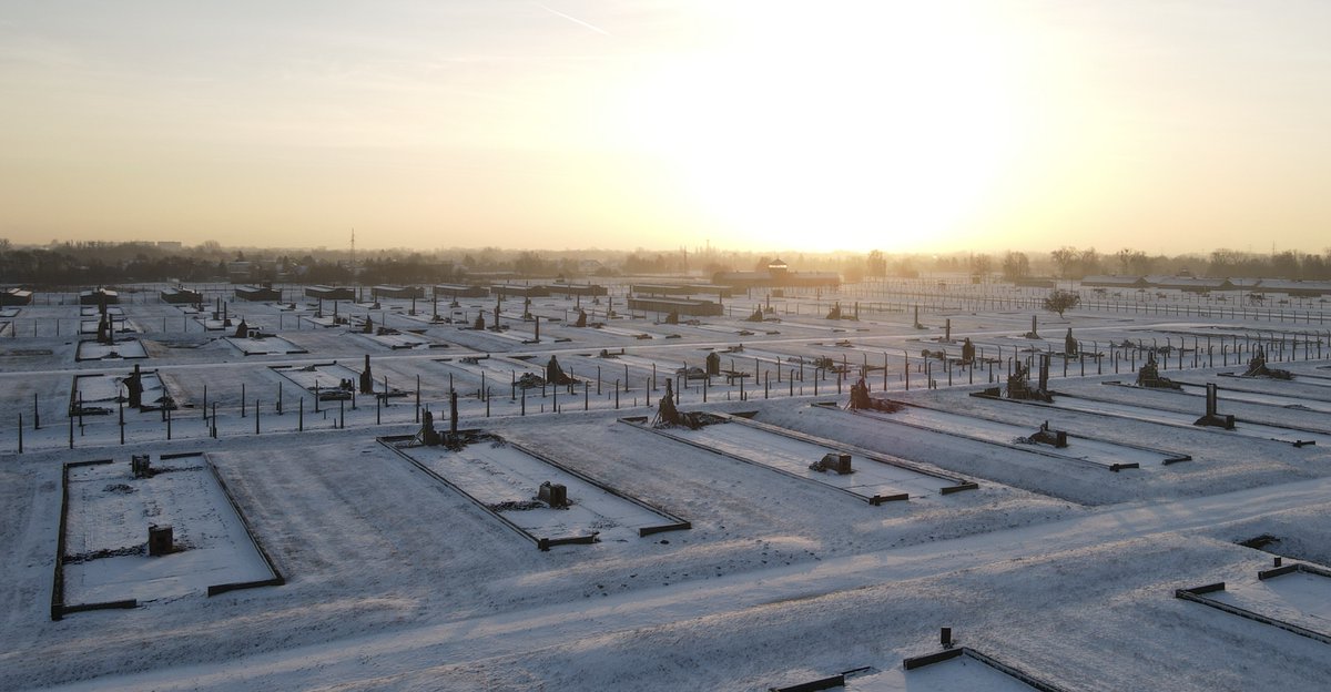 AuschwitzMuseum's tweet photo. In February @AuschwitzMuseum got almost 31 thousand new followers❗   

Our goal is to reach 1,5 million by the end of 2022. 
This will not be possible without your help.  
Support our mission &amp; amplify our voice. https://t.co/Eri5ecBeQm