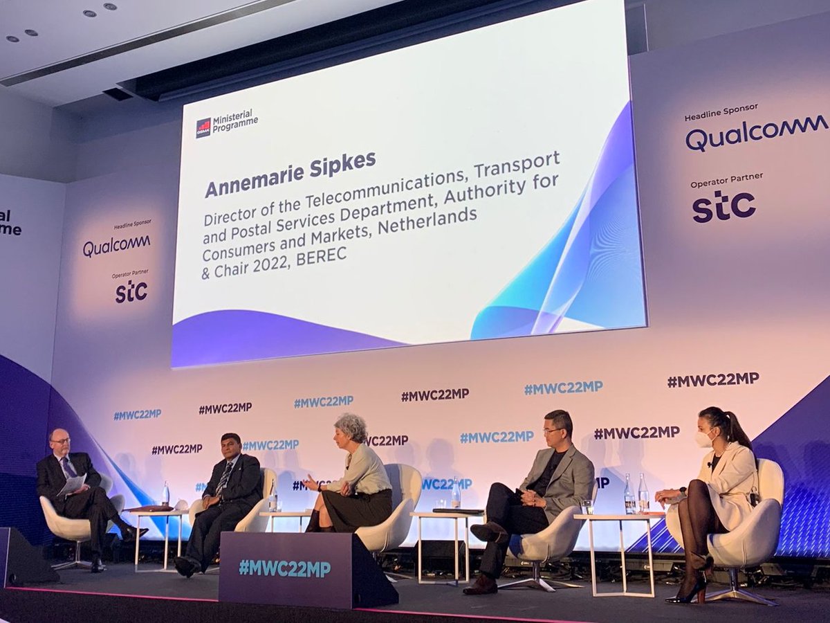 Es hora de #AskTheRegulator en el escenario del #MWC22MP. ¿El tema? Lecciones de la pandemia y nuevos enfoques.

Participa <a href="/MAramendi/">Marìa Teresita Mendi</a>, Presidenta de <a href="/Ursec_oficial/">URSEC</a>, #Uruguay.