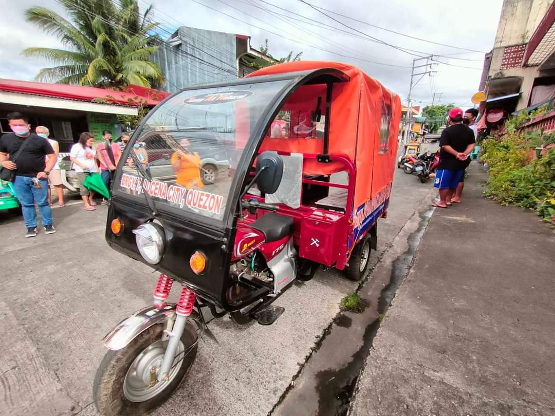 DoktoraHelenTan's tweet photo. Mula sa Sariling Sikap Program ni Doktora Helen Tan, nagpagkalooban ng bagong Barangay Service Vehicle ang Brgy. 7, Lucena City upang magamit sa mabilis na pagbibigay serbisyo sa ating mga kalalawigan.
#STAN #SarilingSikapProgram
#WeSTANStrongerTogether https://t.co/5n9e5C1wnJ