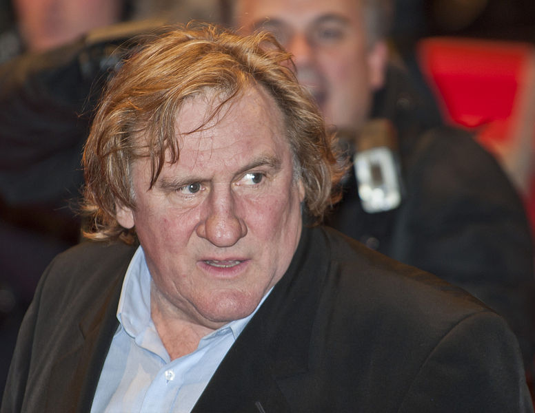 L'actor Gérard Depardieu, proper al president rus Vladímir Putin i nacionalitzat rus, ha demanat "aturar les armes i negociar", en declaracions a l'agència France Press bit.ly/3Iz6lfY