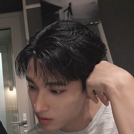 dokyeomfolder's tweet photo. HANDS DOWN TO THIS DOKYEOM #도겸 https://t.co/aMdQDAw6qc
