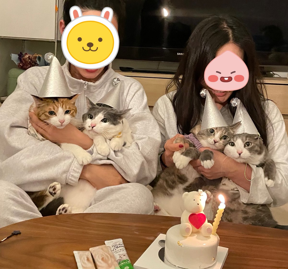 bbodong23's tweet photo. 💜오늘 저 생일이라서 생일파티해떠여 🎂💜 
츄르도 먹고 북어트릿도 먹고 엄마랑 이모가 노래도 불러줘써요 🎵🎶 
삼촌들도 이모들도 맛있는거 많이많이 먹으세요 오늘💜 

#삼일절 
#대한민국만세 https://t.co/cTC3pQ2OoV