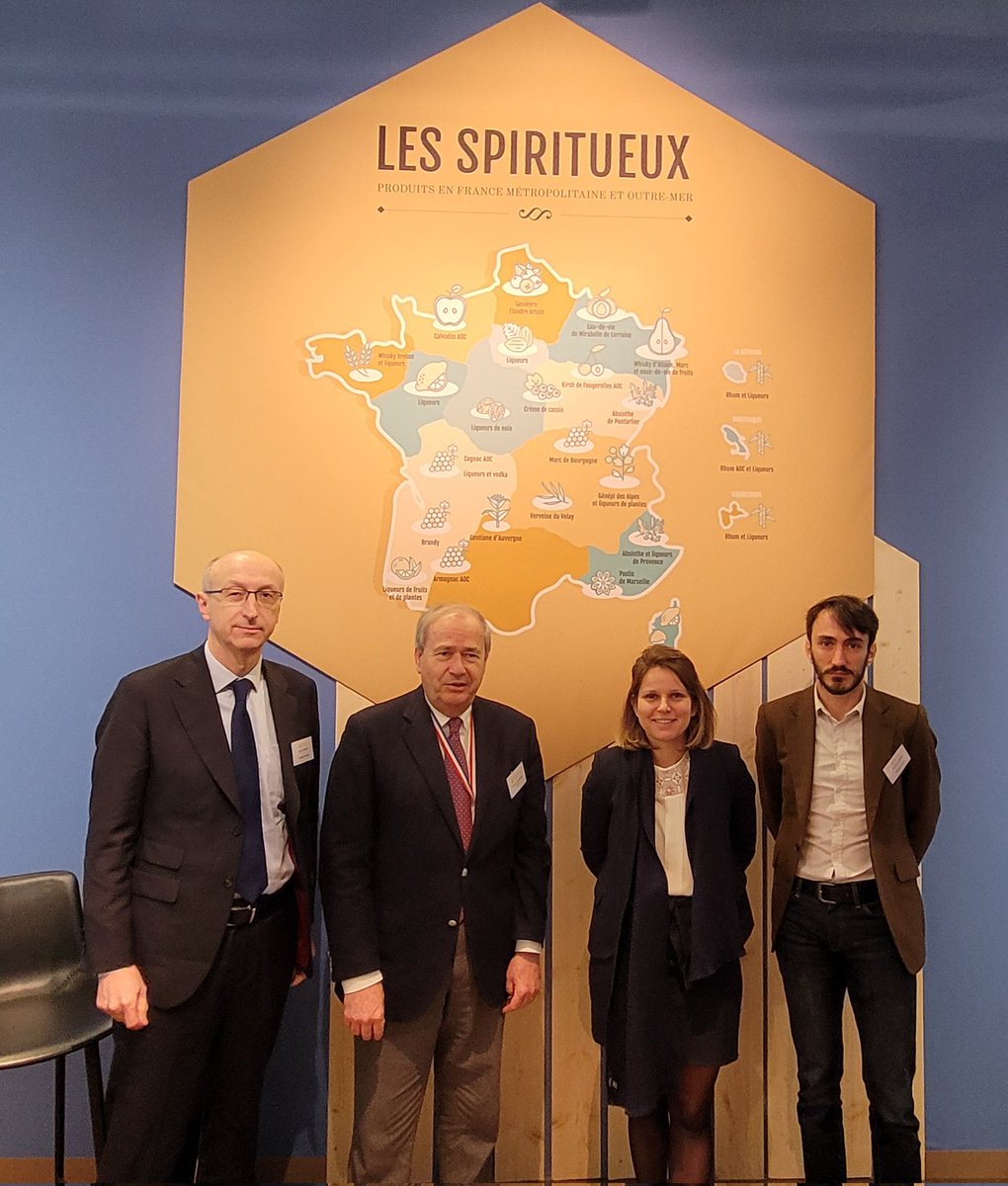 MarieLebec78's tweet photo. Au #SIA2022 auprès de la filière d'excellence des vins et spiritueux 🇨🇵

Échanges fructueux avec Jean-Pierre Cointreau président de la Fédération Française des Spiritueux sur les enjeux de la filière à l'international et notre soutien constant. Près de 5 Mds € d'exportations ! https://t.co/aesaBzVTLM