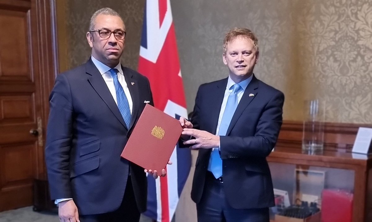 At London's Foreign Office where we've just become the first nation to pass a law involving a total BAN of ALL ships with ANY Russian connection whatsoever from entering British ports. 

Please RT to encourage all countries to do the same in support of the people of #Ukraine 🇺🇦