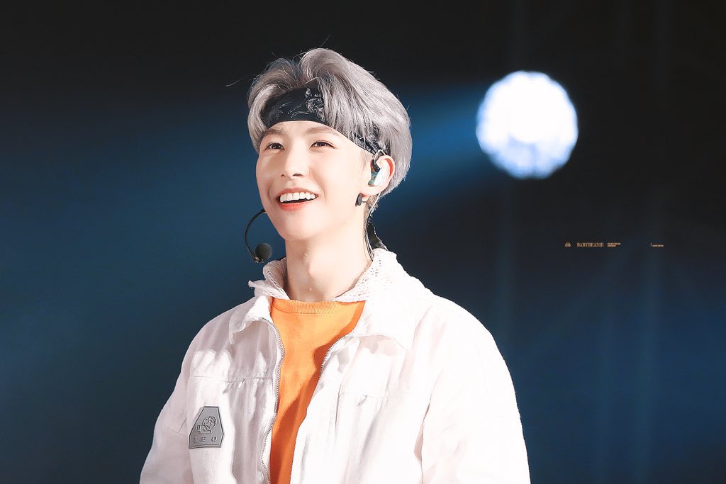 dominorens's tweet photo. so inlove with these renjun candid shots 🥺 https://t.co/R0YMw2gNgH