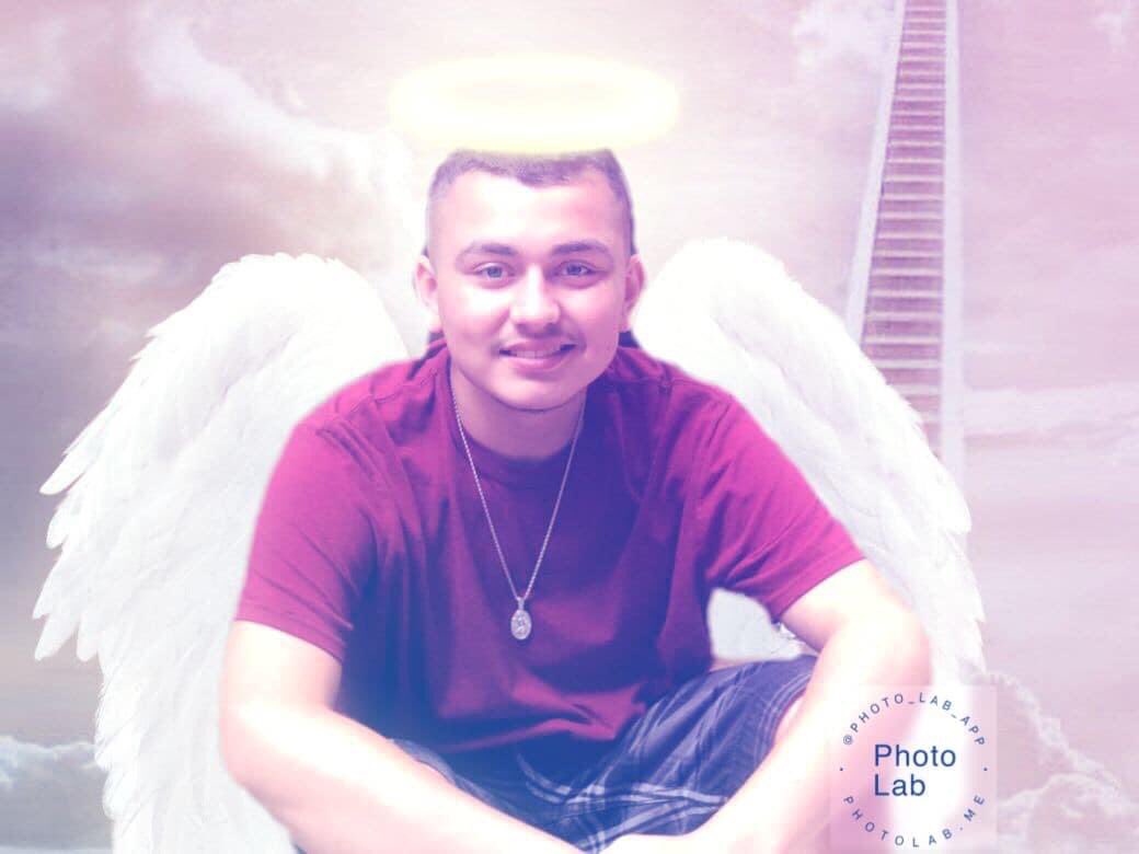 AnthonyPrayers's tweet photo. At 3:30 pm on this day, 3 years ago. I told you that you kept your promise and beat cancer. It’s was okay to go be with grandma Peggy now. You looked up at me, took two breaths, and closed your eyes. On this day at 3:34 you became a Angel.

This is forever etched in my memories. https://t.co/924w5lWr5h