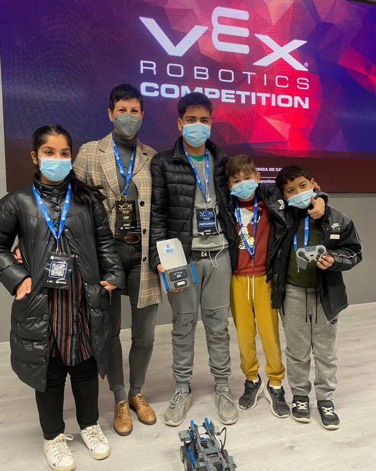CaneteFilo's tweet image. ➖Diumenge a la @EEBE_UPC es va disputar la final estatal de la #VEXRoboticscompetition.🤖
➖Va ser una jornada plena de reptes i emocions per a tots els i les participants.💪🏼
➖Enhorabona als campions i campiones!🎊
@pucra_upc