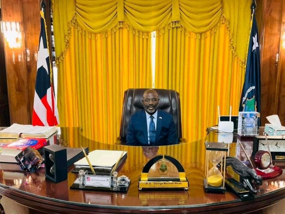 SPlewon's tweet image. His Excellency, Dr. George Manneh Weah starts offical duties as President of the Republic of Liberia at the official seat of the president(The Executive Mansion) today. The Executive Mansion was gutted by fire since 2006 and abandoned. Congratulations to our farsighted hero.