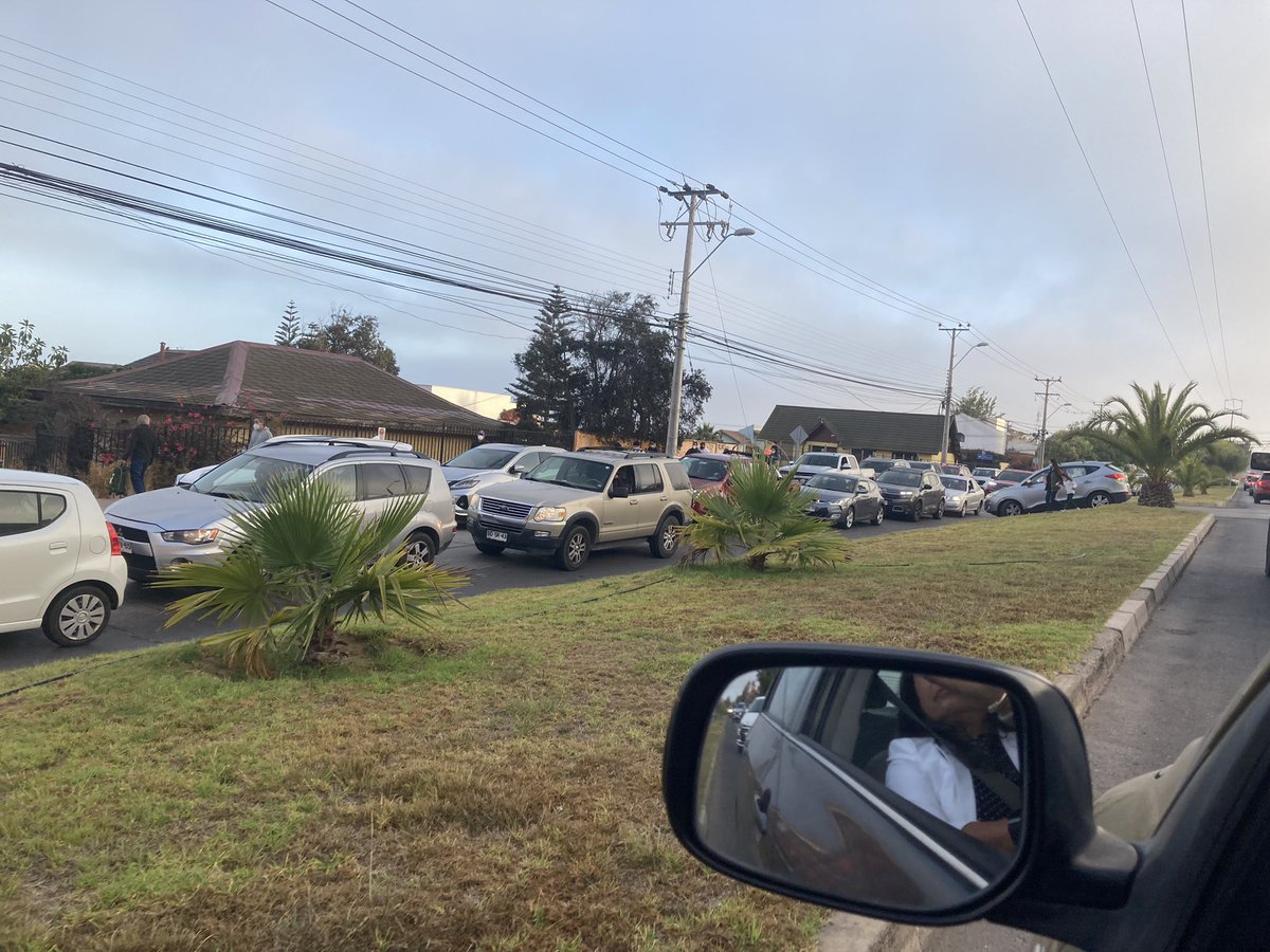 AdarosRosana's tweet image. Señores apoderados/as, administración del #ColegioSanJoaquin sean un poco más conscientes con el resto de la comunidad, que nos vemos afectadxs, con vuestra imprudencia vial, al estacionarse frente al colegio, caminar un poco no les hará mal. #tacos #vueltaalcolegio #empatía