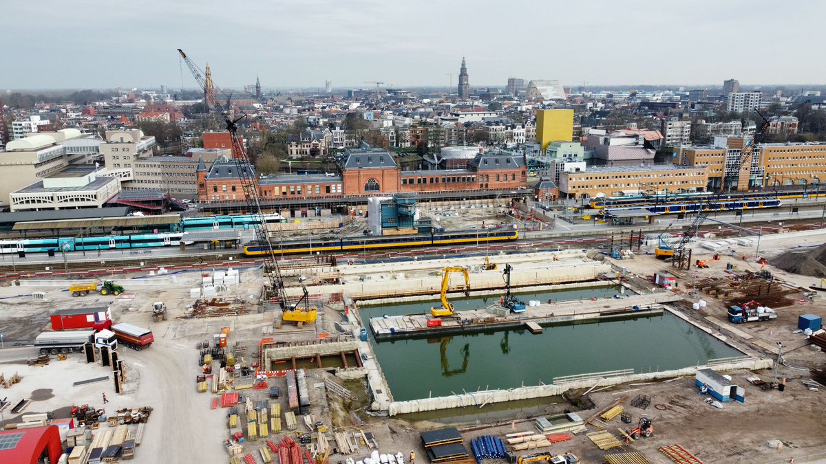 GronSpoorzone's tweet photo. Er gaat niets boven Groningen... Behalve onze camera! 📸 De prachtige plaatjes vanuit de lucht geven een mooi overzicht van de bouwplaats. https://t.co/UuurFrIs6v