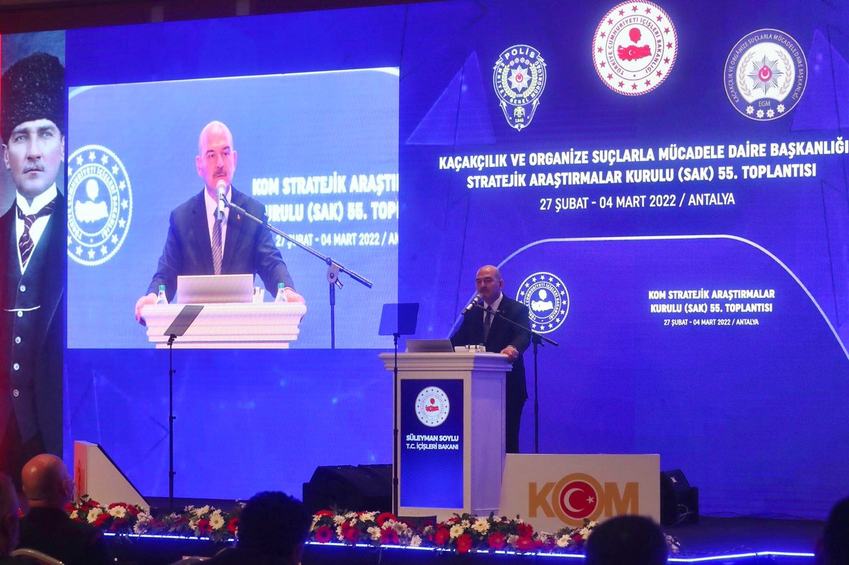 suleymansoylu's tweet photo. Bizim istikametimiz, Milletimizin huzuru ve selametidir

İstedikleri iftirayı atıp istedikleri yaygarayı koparsınlar; uluslararası örgüt elebaşından parkçı-değnekçisine, Milletin başına musallat olmaya kalkan kim varsa ensesinden tutup hakim karşısına çıkarmak boynumuzun borcudur https://t.co/s3SVyUSlWJ