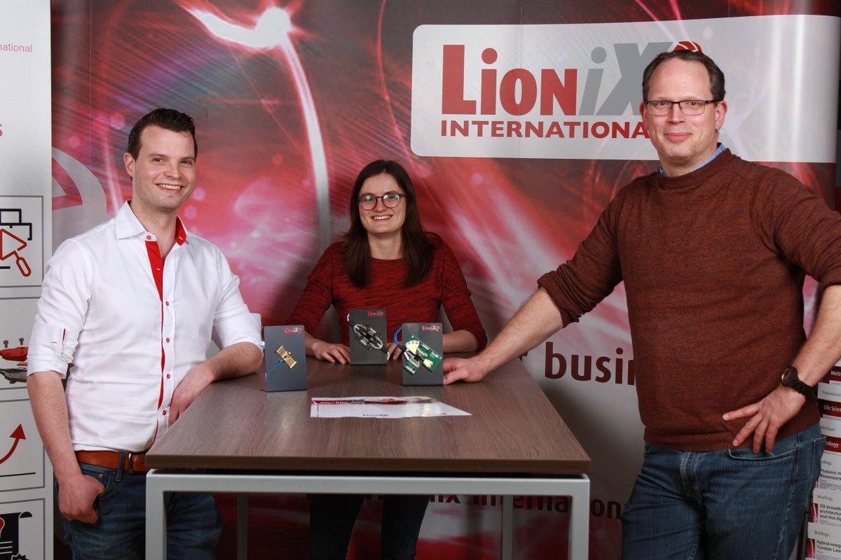 LioniX_Int's tweet photo. It's been so long since we staffed a booth we thought we'd have a practice! Engineers Robert Grootjans and Noor Schilder CEO Arne Leinse standing by for @ofcconference.
#integratedphotonics #lasers #howdoesthisworkagain https://t.co/ujWMTFnORW