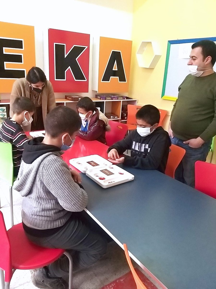 derekoyilkoklu's tweet photo. Akıl ve Zeka Oyunları İlçe Turnuvasında;
Pentago'da 1. Olan Ramazan Ayberk Süldür ve Equlibrio'da 1. Olan Sümeyye Sır'ı tebrik ediyor, 
Öğrencilerimize il Turnuvasında başarılar dileriz.
@BurdurIlce @abdullahkural1 https://t.co/qAC7OFbYoW