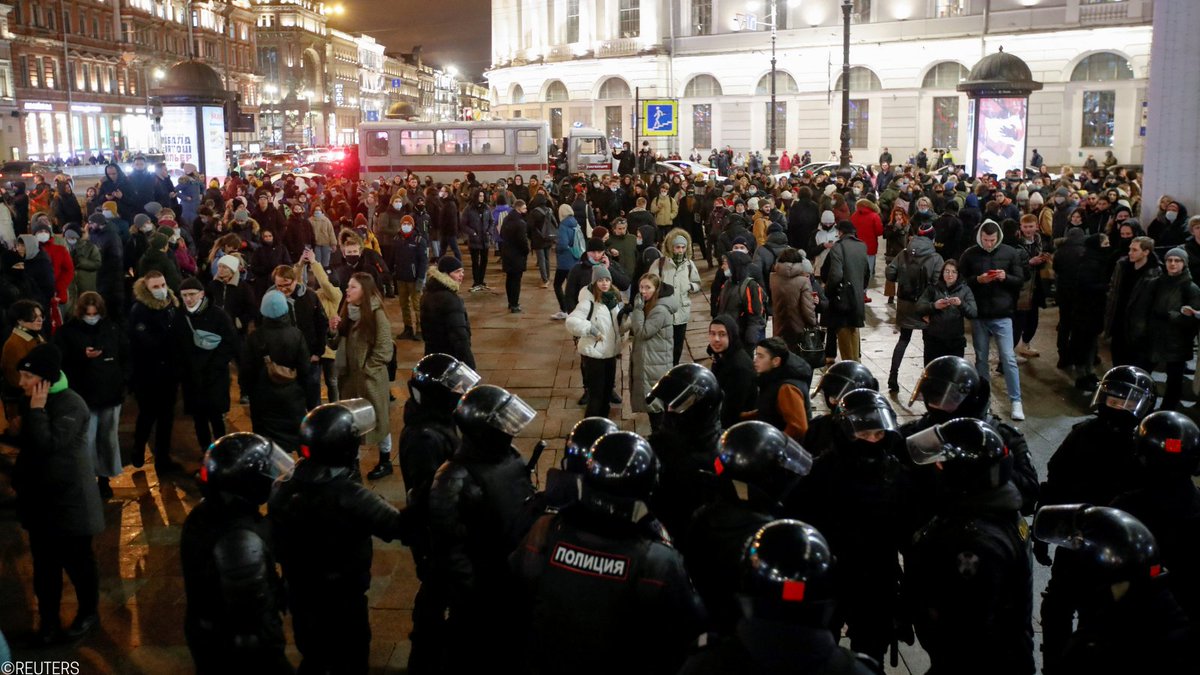 #Russia: Some 6,400 peaceful anti-war demonstrators have been arbitrarily arrested since last Thursday. We call for the immediate release of those detained &amp; for authorities to respect and ensure their rights to freedom of expression &amp; peaceful assembly: ow.ly/nSqy50I6LPZ