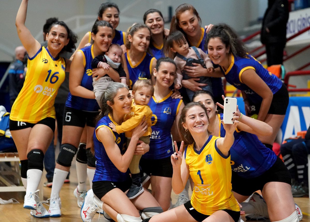voleybolunsesi's tweet photo. FONEX Şirketler Ligi Kadınlar Finali:
Türk Telekom-Turkcell 
🔗https://t.co/cIck8Eojfk https://t.co/LSqRLKfrAv