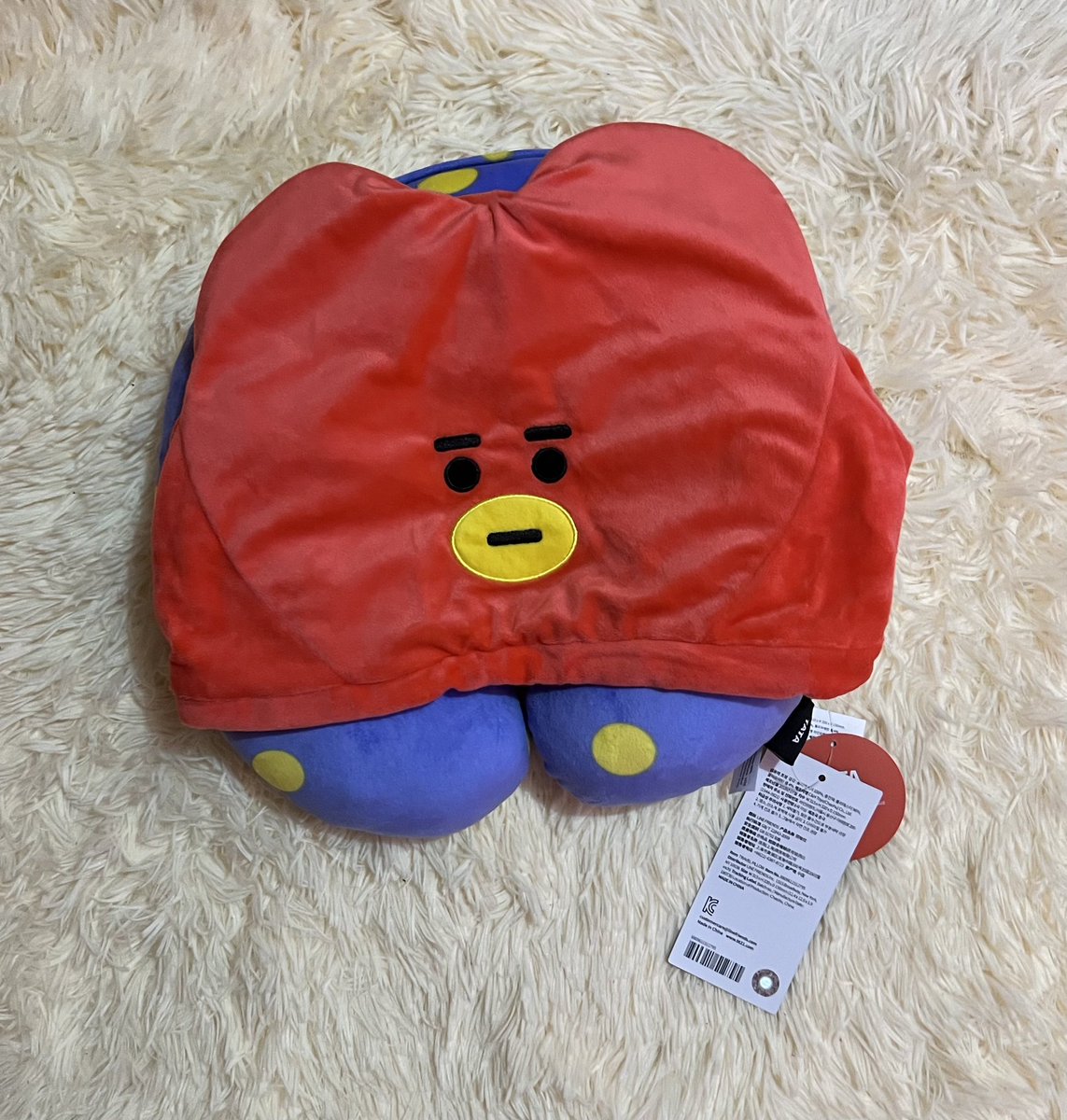 cherrytaekooo's tweet photo. wts | lfb | bts | ph

— tata hoodie neck pillow
— tata sling / body bag (for ptd live viewing ootd!)

all with tag pa! dm if interested 🙇🏻‍♀️

🏷 taehyung tae baby bt21 tata neck pillow crossbag https://t.co/ixiBFdPCPL