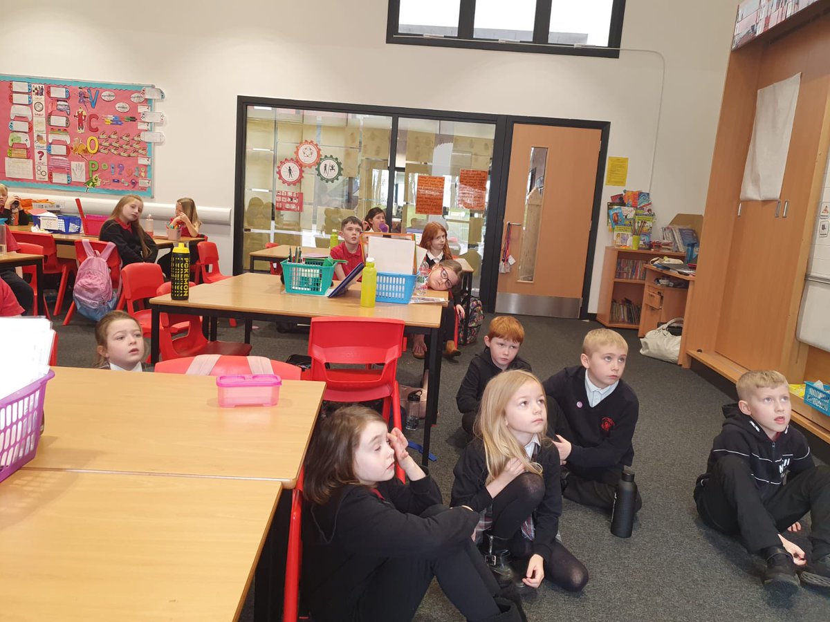 LanarkPrimary's tweet image. P4 enjoyed joining @DigiLearnScot for the story MonkeyCow by @stuartspendlow 🐒🐄😴 Afterwards we created passwords with 3 random words &amp;amp; tested how secure these were- great fun! #cyberscotlandweek2022 👨‍💻🌐👩‍💻