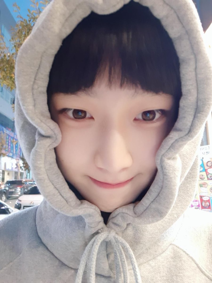 bts_haesong's tweet photo. キムソヌ、、、

赤子か？ https://t.co/I8B6evflKJ