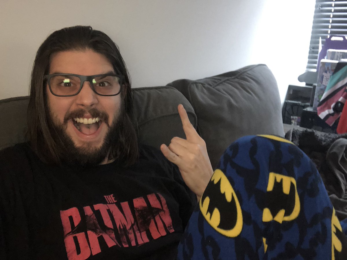 Cinema_Sitdown's tweet image. Oh it must be my #TheBatman day if the fleece PJs have come to play! Happy #BatmanWeek! It started with stellar reviews day 1, now day 2 takes me to the theater tonight to be one of the lucky few who have had eyeballs on it! @TheBatman