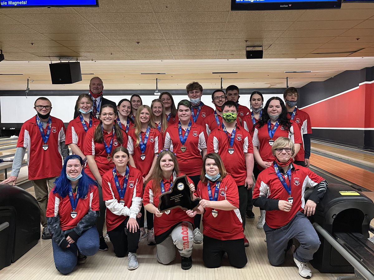 Congratulations to Iroquois Unified on a 3rd place finish and to Jacob on receiving the Character Athlete Award! You made the Iroquois School District and Community so PROUD! 🏆