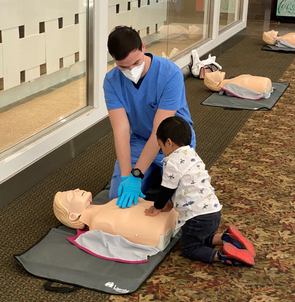 twostepcpr's tweet image. 📍PCOM Georgia's #TwoStepCPR event
Way to go team! 👏 To find an training event near you, follow us on social media or check out our map on twostepcpr.com !