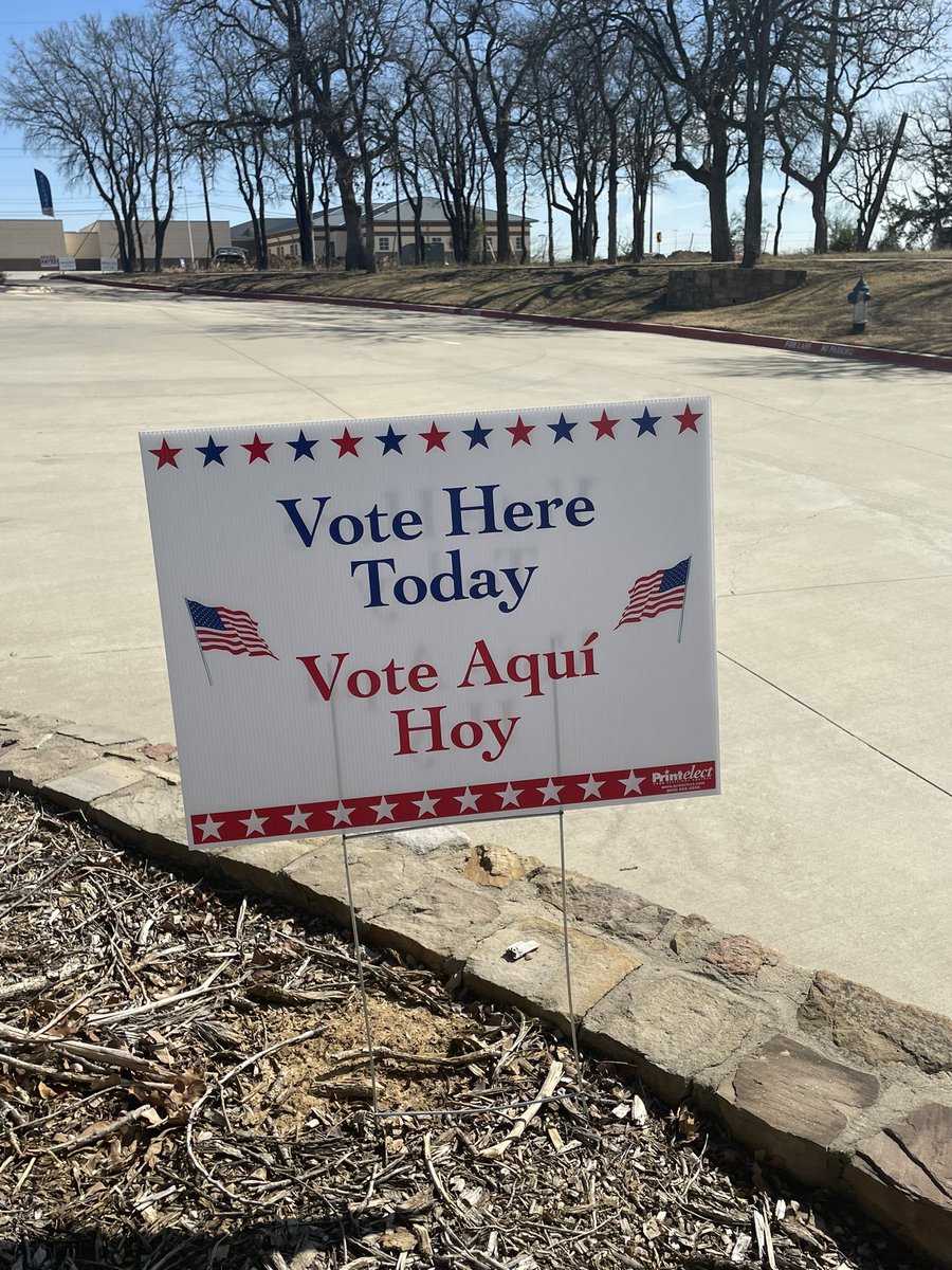 biancasreflect1's tweet photo. Scenes @ Faith United Methodist Church #DentonVotes https://t.co/AEhyakga2x