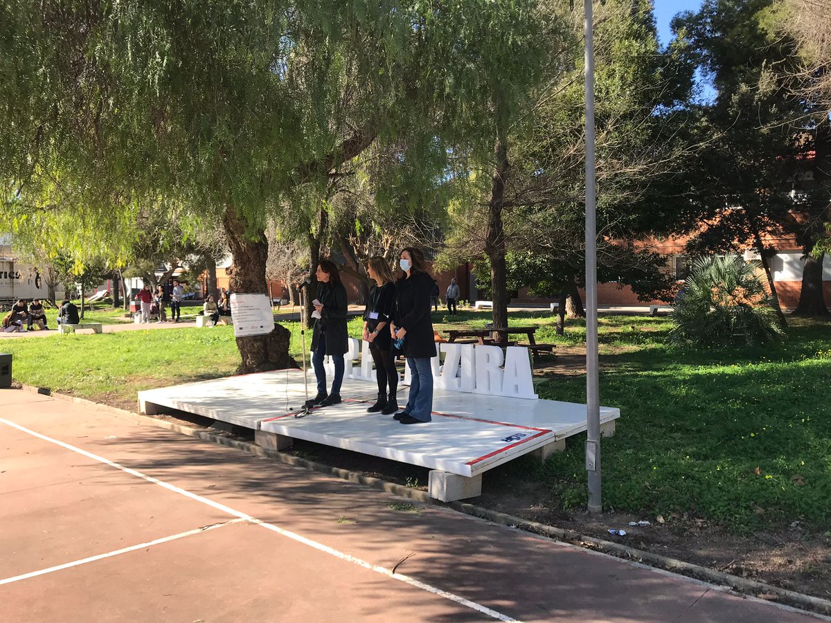 El 21 de febrer es va realitzar al nostre centre el III Concurs de joves emprenedors/es <a href="/fpalzira/">CIPFP Luís Suñer Sanchis</a>. L'alumnat que cursa el mòdul d'EIE (Empresa i Iniciativa Emprenedora), havia de comunicar la seua idea de negoci a través del format Elevator Pitch.

fpalzira.es/web/index.php/…