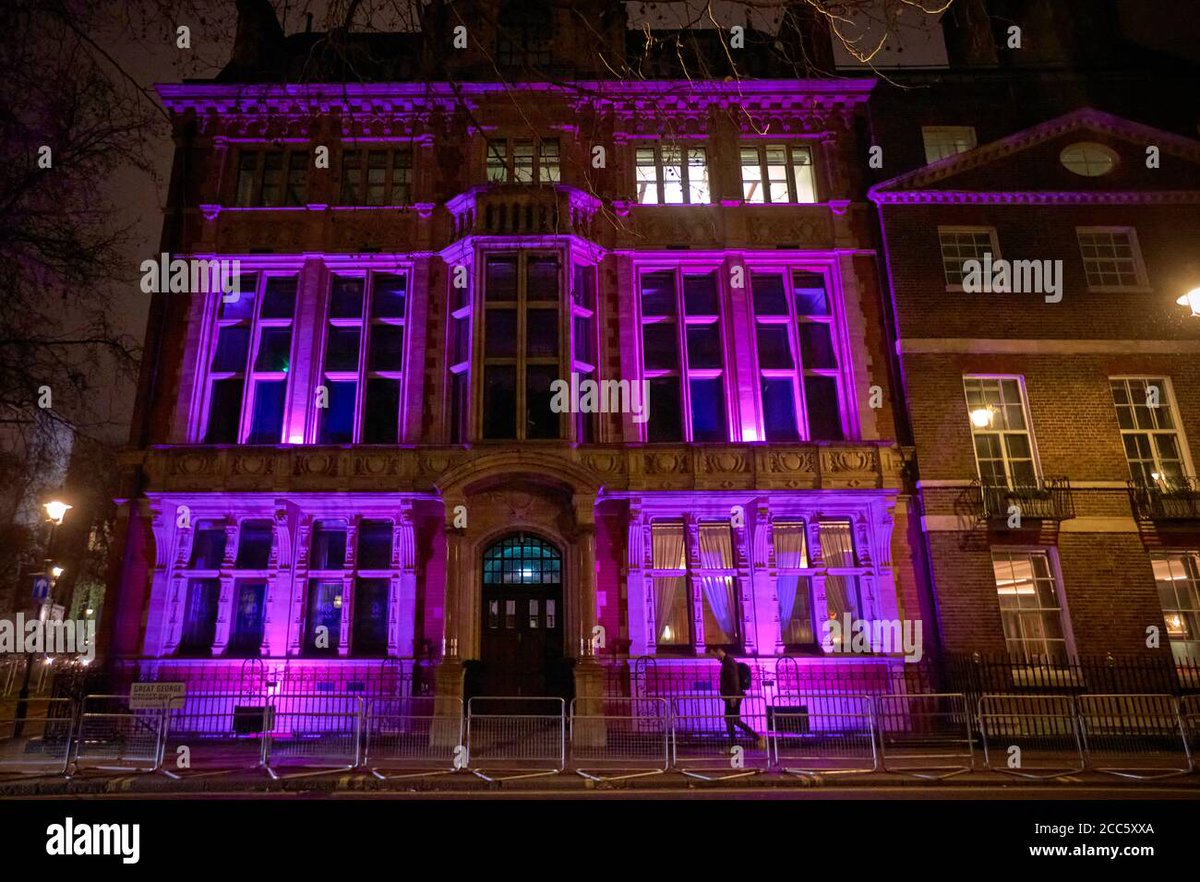 @ruthsmi07663119 @Madison68923476 @RICSnews the lighting has nothing to do w/ women's history month; the westminster office has these lights all year round.