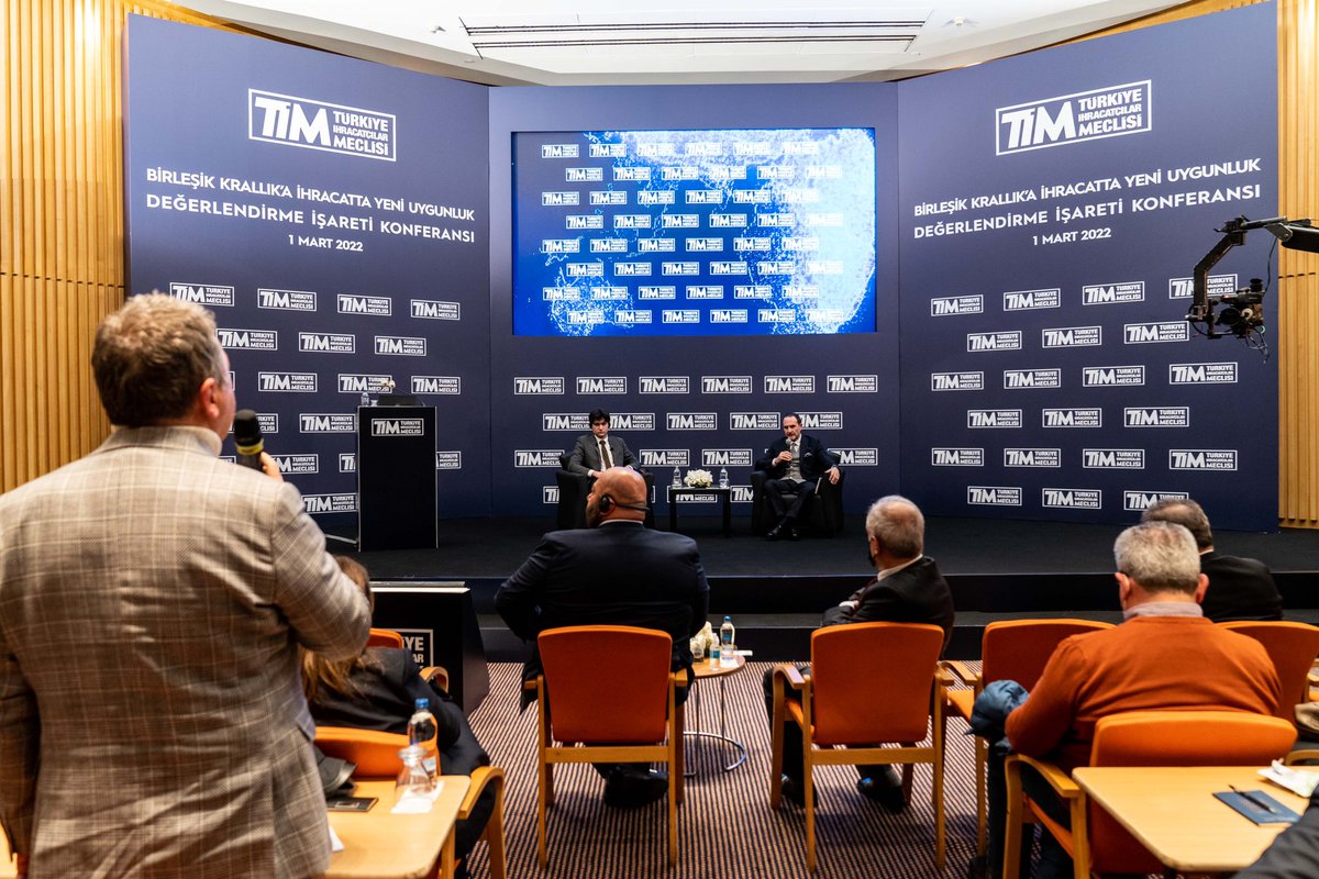 ismail_gulle's tweet photo. Birleşik Krallık'a İhracatta Yeni Uygunluk Değerlendirme İşareti Konferansı'nı Prof.Dr. @emrealkin1969 moderatörlüğünde U.K. İstanbul Başkonsolosu Sn. @KenanPoleo ‘nun katılımı ile gerçekleştirdik. Yoğun ilgileri ve katılımları için İhracat ailemize teşekkür ederiz. https://t.co/c4iaoidES4