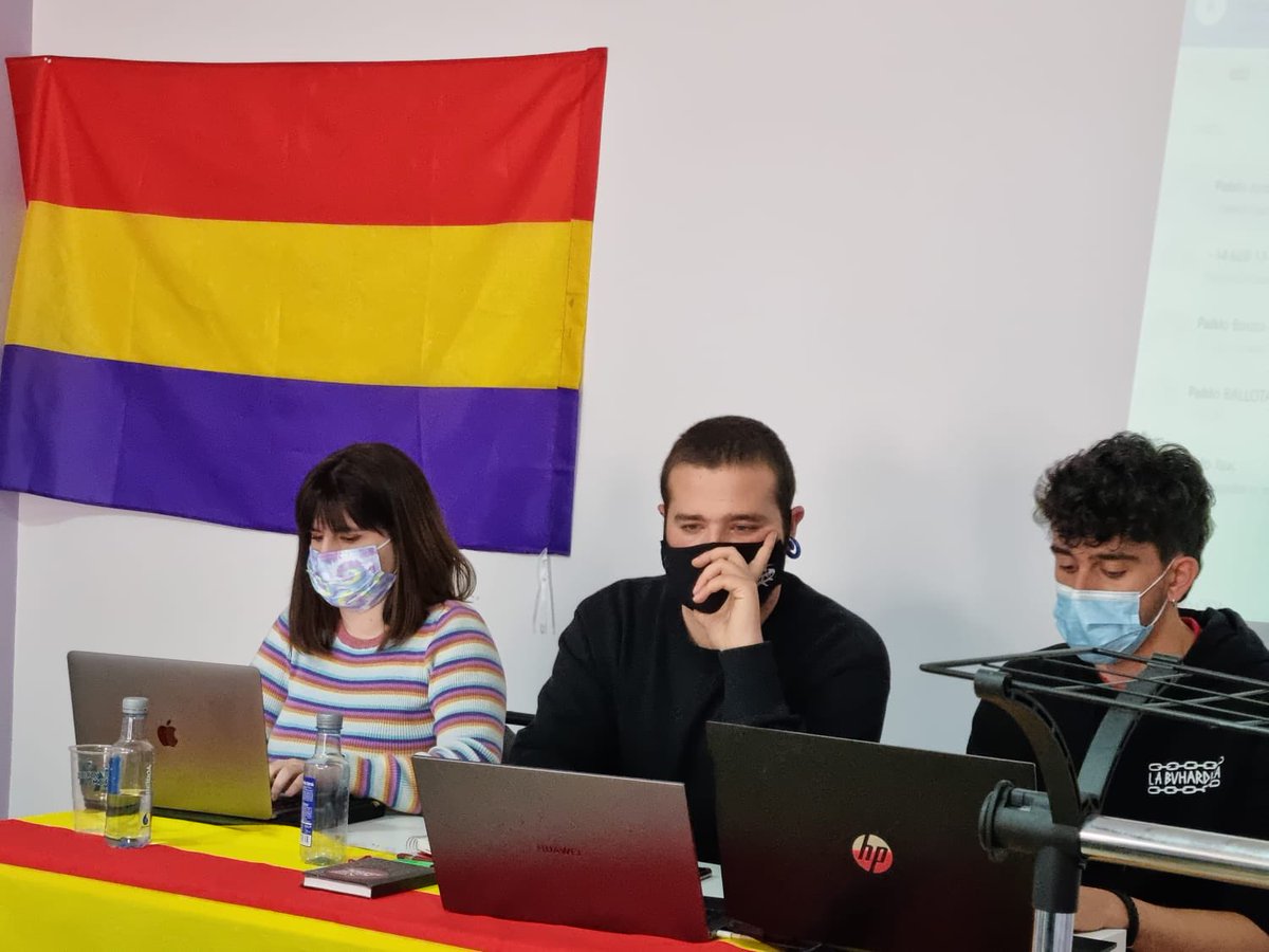 JSUC_cat's tweet photo. ☭ Diumenge passat vam realitzar la #AssambleaGeneral, on vam poder debatre el nostre document "Models de lluita política i social".

🗣Un dia aprofitós de debat i formació. https://t.co/eBDxtzZZTX