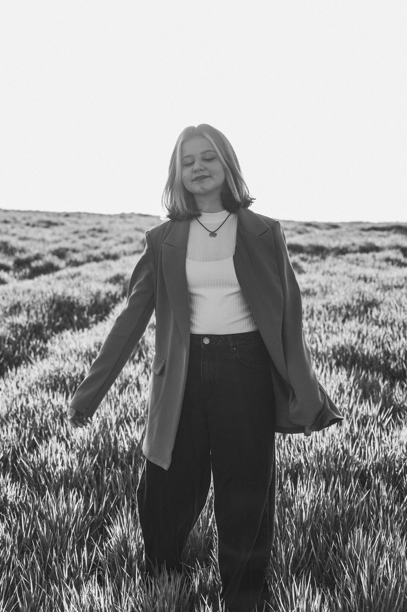 📸ELENA MARISCAL tweet media