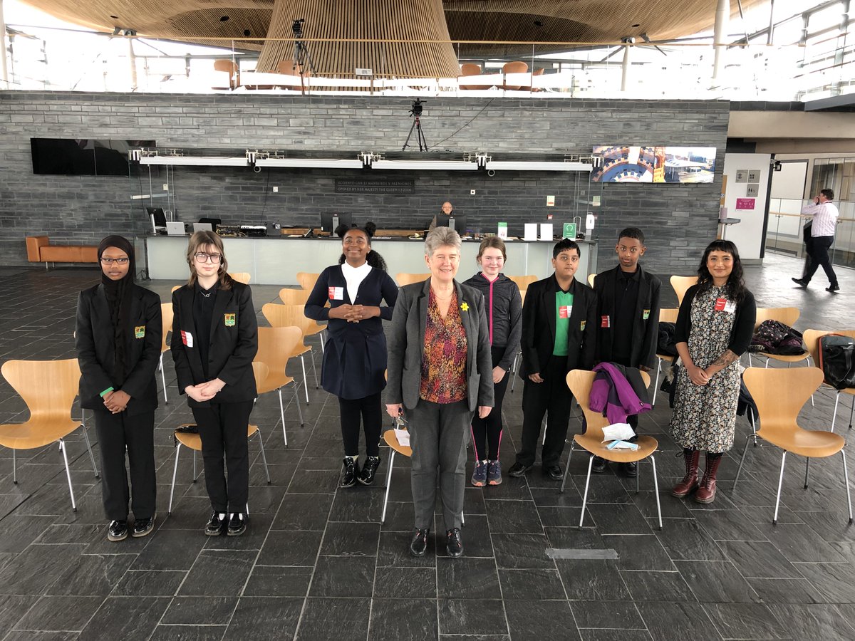 Today <a href="/JaneHutt/">Jane Hutt</a> met young people from <a href="/FitzalanHigh/">Fitzalan High School</a> and @RadnorCanton to discuss #PeriodDignity in Wales ahead of her oral statement. Thank you all for sharing such powerful views and to <a href="/ChildreninWales/">Children in Wales</a> 

#TakeActionPeriod #MislifPositif