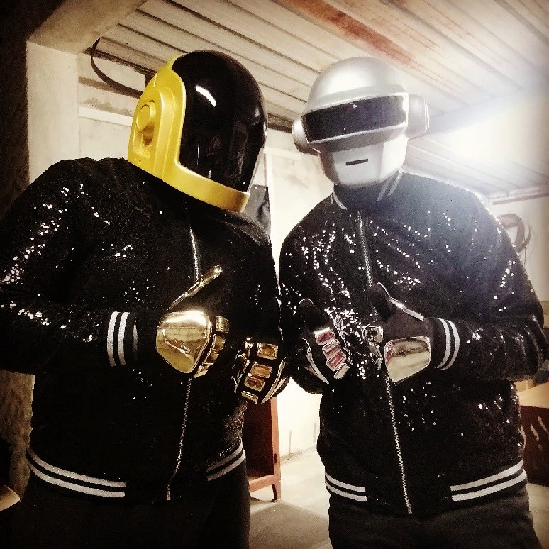 LionelDomingos's tweet photo. Carnaval de Pézenas 2022 ! 🎭
#carnaval #daftpunk #electro #pézenas #occitanie https://t.co/YqXmiHkO50