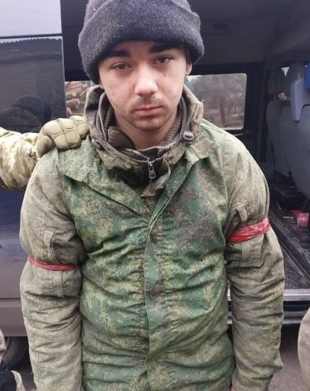 FMx9V5JXwAUs-h9?format=png&name=small