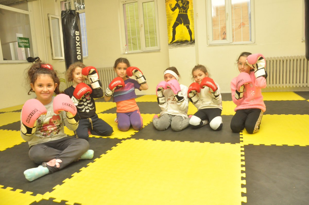 SaraylarM's tweet photo. Muay Thai ... 🏅 

Teşekkürler :
@MarmaraHem 
@MarmaraMem 
Zeynep UYANIK https://t.co/mXakKoiLL4