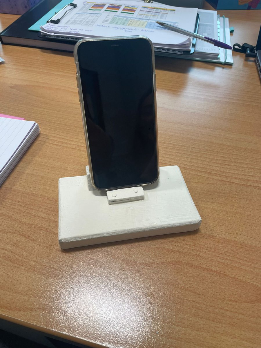 How good is this! Ask and you will receive Miss Thompson…your very own phone stand courtesy of the talented Toni. Suffice to say Miss is over the moon! We’ll done 👏