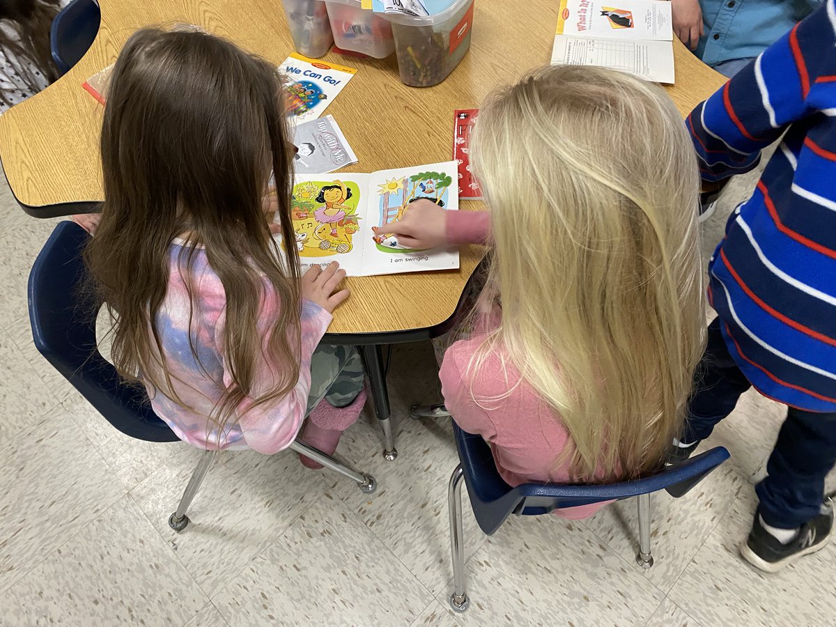 TFreymuth183's tweet photo. Kicking off a month of reading! We read with our buddies this AM in kindergarten. #Concordreadstogether https://t.co/roPMNOFNza