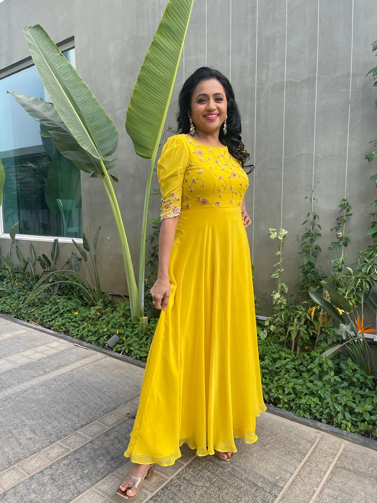 Star Anchors Earning Big – Latest Telugu Anchors Salary, తెలుగు యాంక‌ర్స్ రెమ్యూనరేషన్ ఎంత? iiQ8