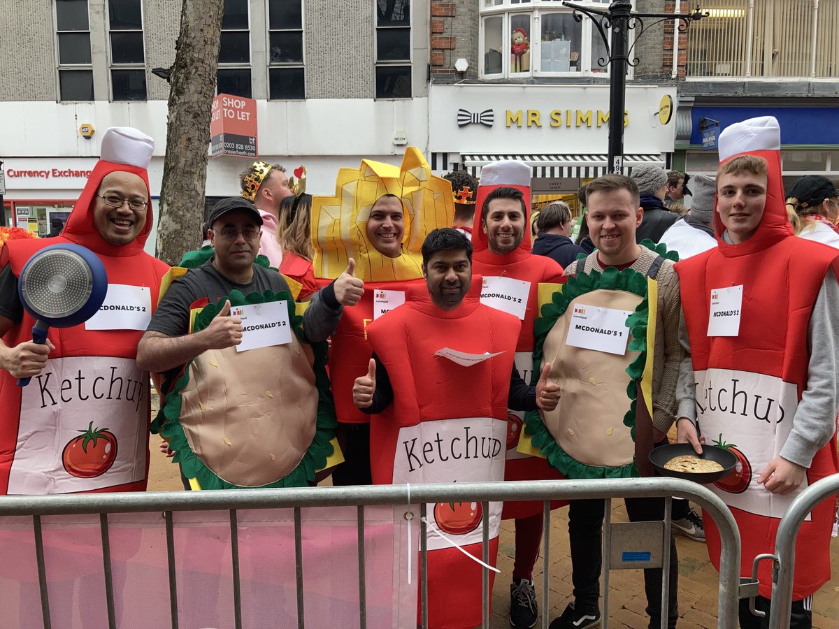 A double burger with TWO teams from ⁦@McDonalds⁩ #rdguk ⁦@Launchpad_RDG⁩ #pancakerace