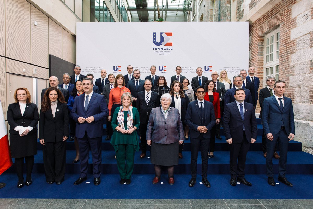 Je préside aujourd’hui à Rouen la réunion des ministres 🇪🇺 chargés de la #cohésion #CAG Nous nous sommes engagés collectivement à poursuivre la prise en compte des transitions majeures, en garantissant un développement équilibré des territoires de l’Union européenne. #PFUE2022