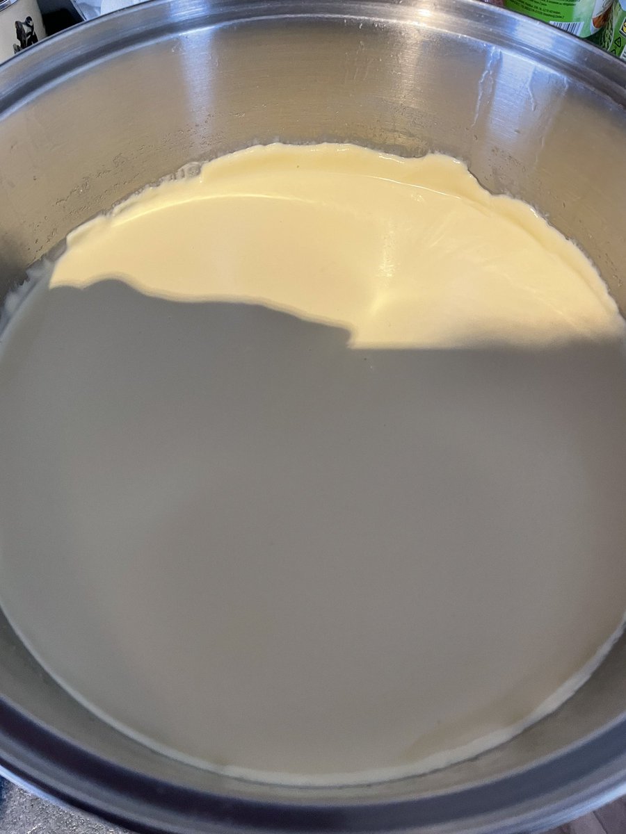 NatalieNTK's tweet photo. Vandaag met de melk van een Jersey #kaas #romig #smaakvol https://t.co/id3Rlz2gZt
