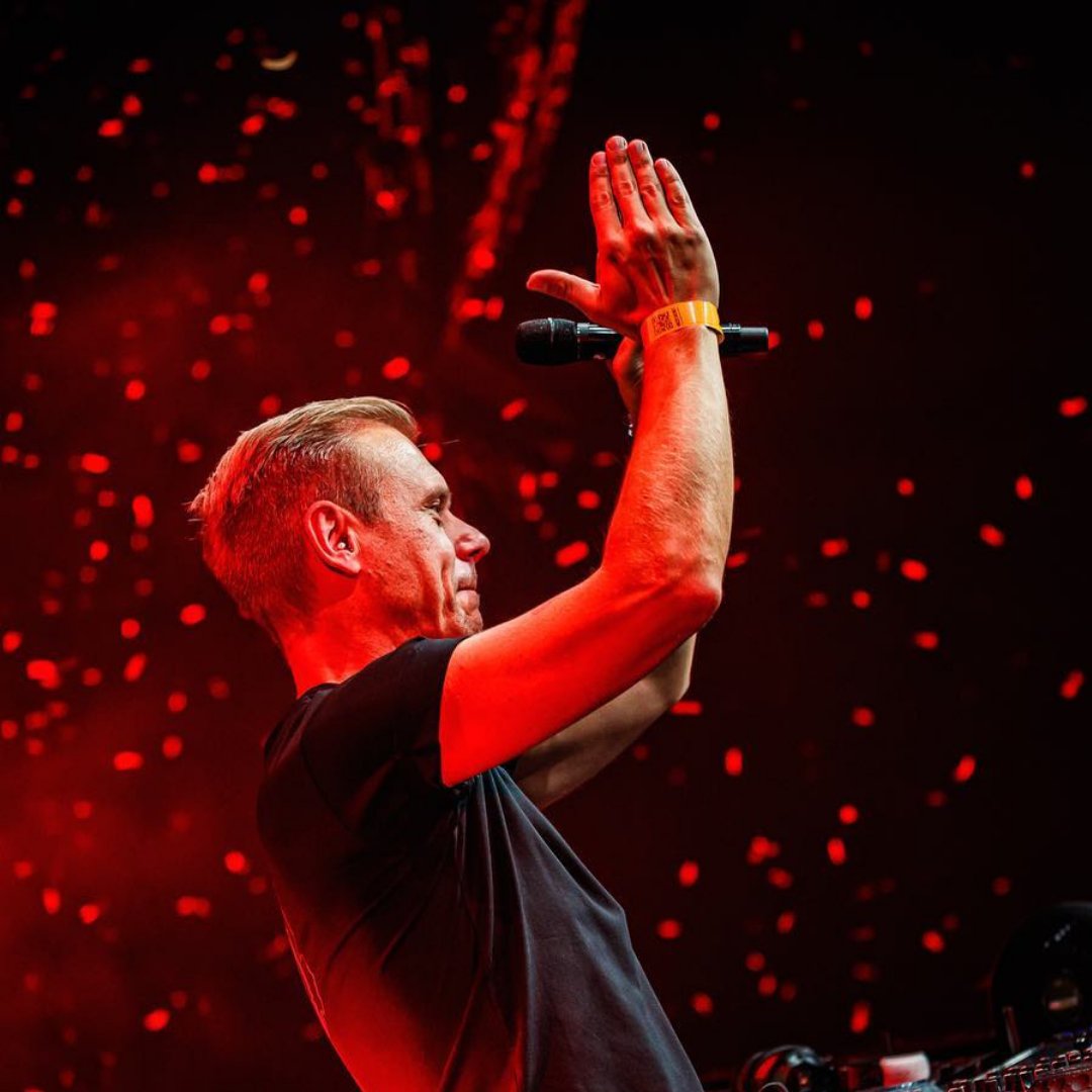 asot's tweet image. #HAPPYASOTDAY! Bringing you a new episode #ASOT1058 Tune in tonight at 20:00 CET 🙌