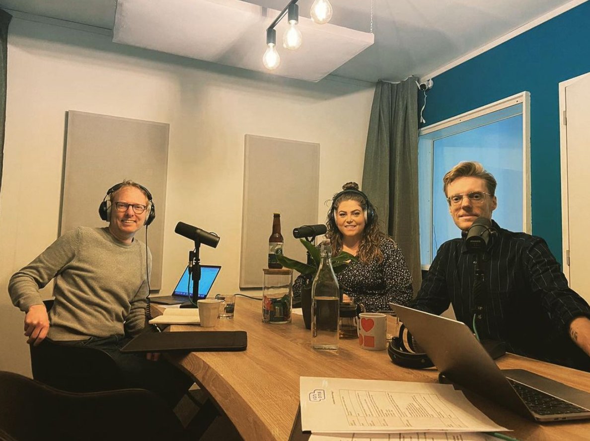 Hoe maak je van appeltaart een speerpunt in je marketingstrategie? 

Afgelopen week kwam onze eerste Digitale Slagkracht podcast online. In aflevering 1 een interview met Carmen van den Bor van Dudok. 
open.spotify.com/show/27mbPU9Y6…