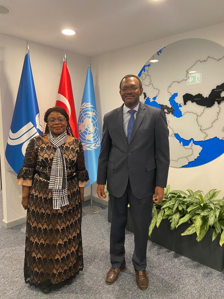 minadercm tweet media