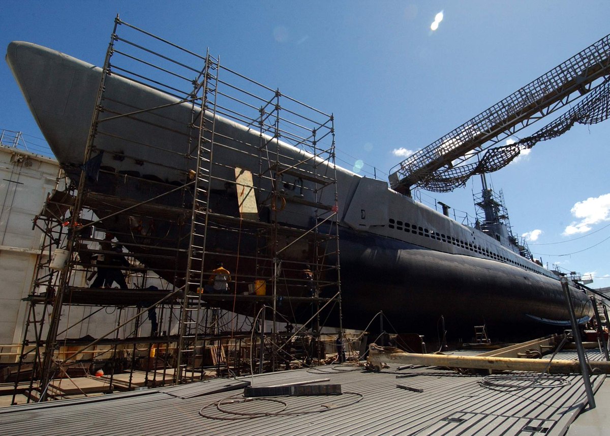 #OTD in 1987 USS Bowfin dry-docked and refitted to be used as a floating location to portray three different submarines in the television miniseries War and Remembrance.⁣ ✨