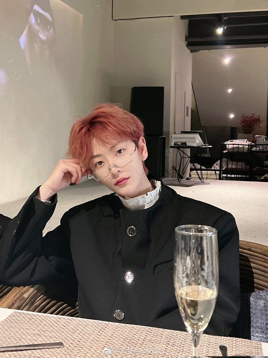 liumeng_fei's tweet photo. • 220222
Update on Weibo: (1/2)
 
"2022-0222🔖"
#LiuMeng #刘梦 https://t.co/1qakewGcqH